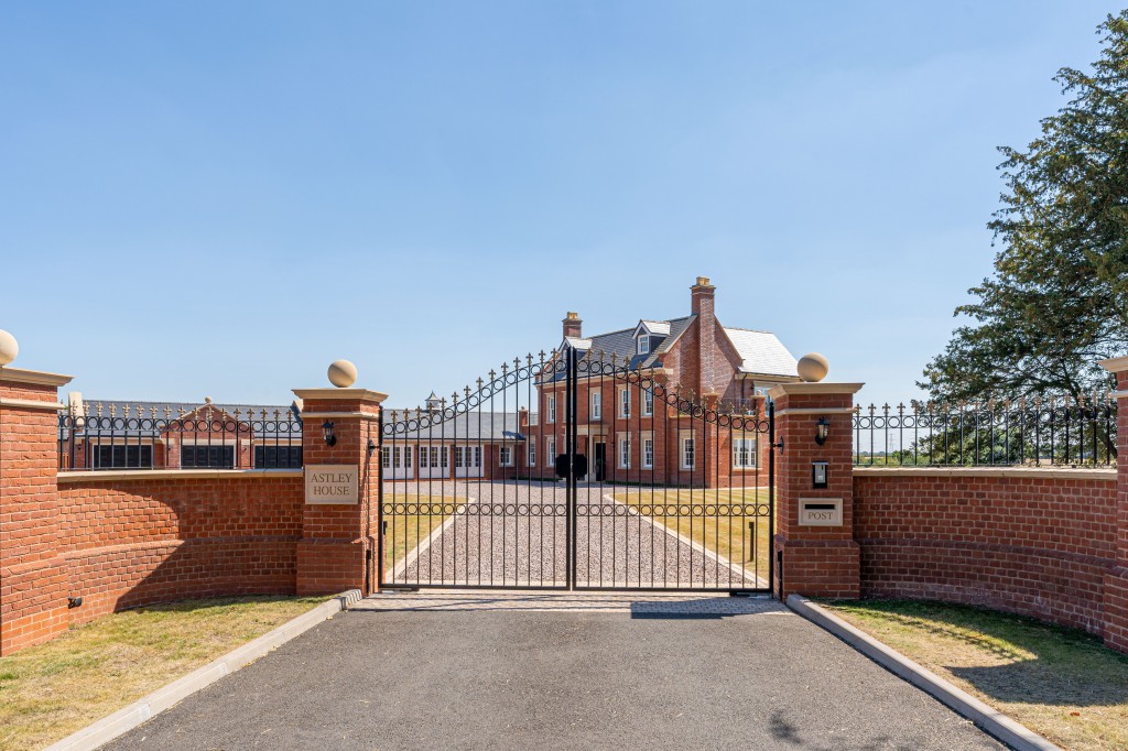 Howe Green, Astley, Warwickshire, 6 bedroom, Detached